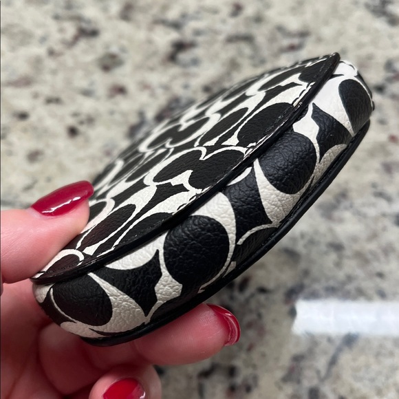 Coach Heart Coin Case EUC - Picture 5 of 7